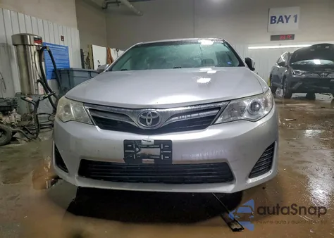 2013 Toyota Camry L z USA, uszkodzony, nr VIN 4T4BF1FK4DR316877